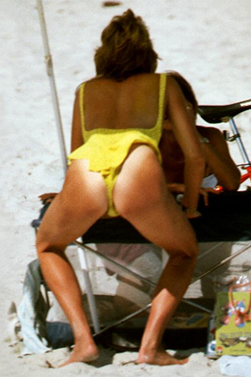 CHECK OUT THIS ASS