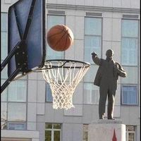 statue