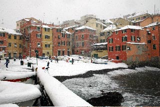 Snow in Genova Boccadasse, Italy 2006 (non-original pic)