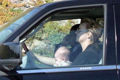 britney spears using her baby as an airbag