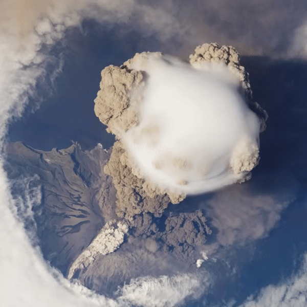 Volcanic eruption from the ISS
