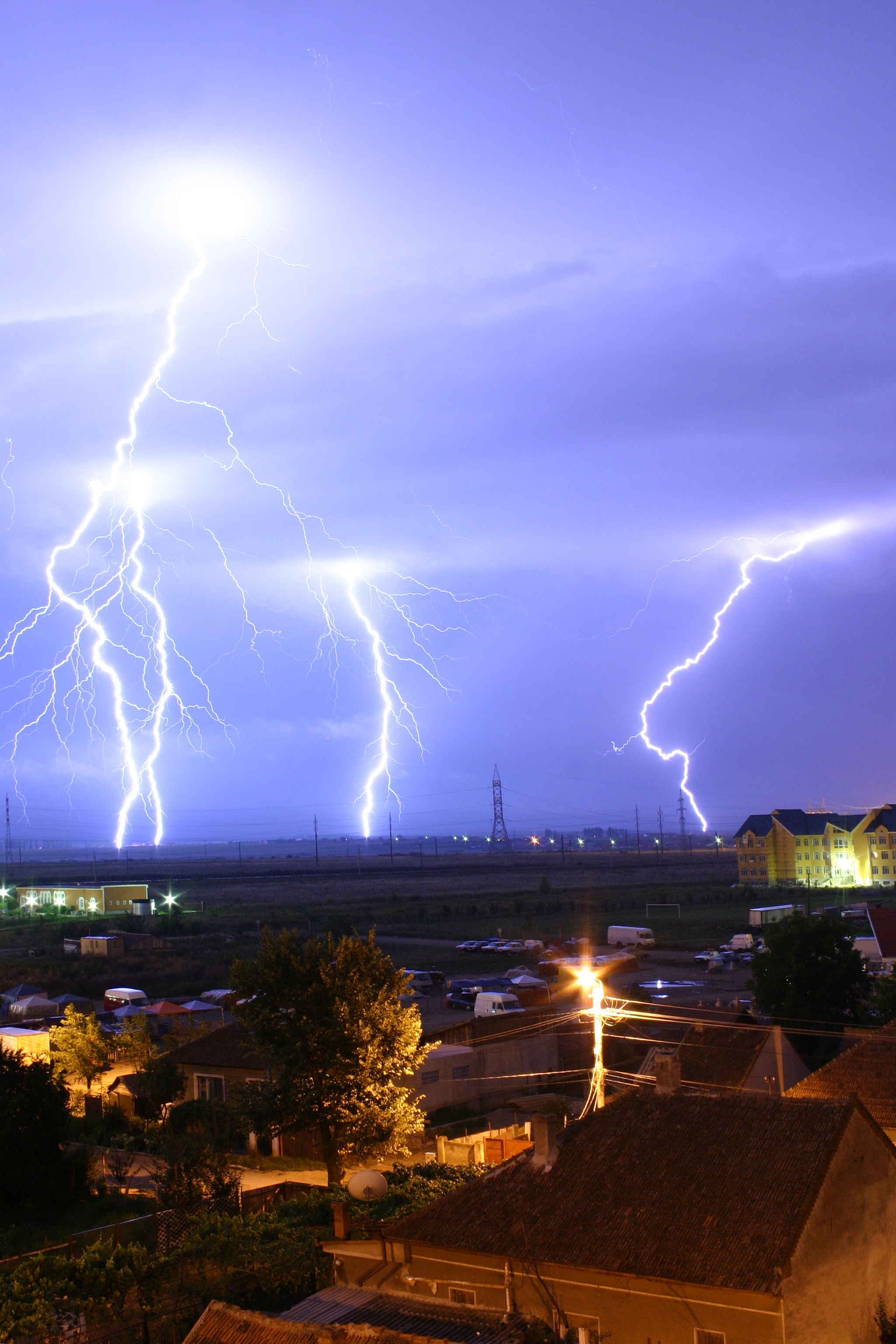 Lightning over the outskirts of Oradea, Romania, August 17, 2005