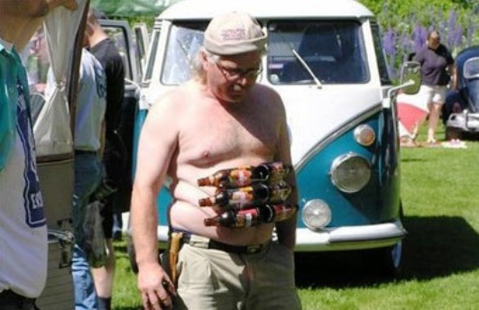 FOSSIL AND HIS SIX PACK