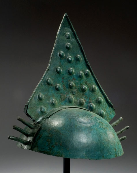 Villanovan bronze helmet with a comb-crest