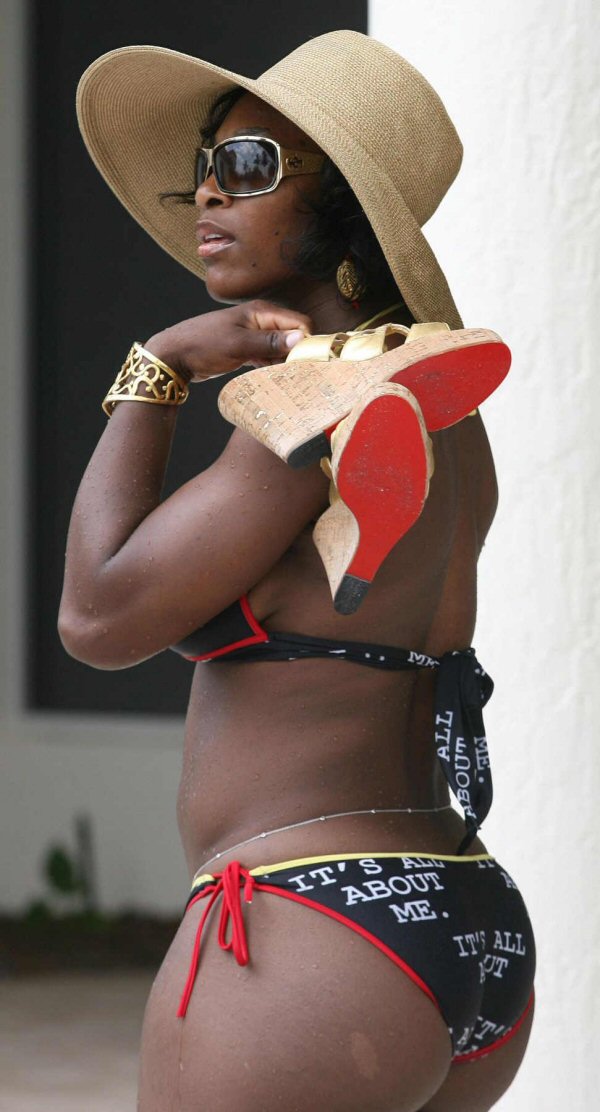 Serena Williams bikini huge booty