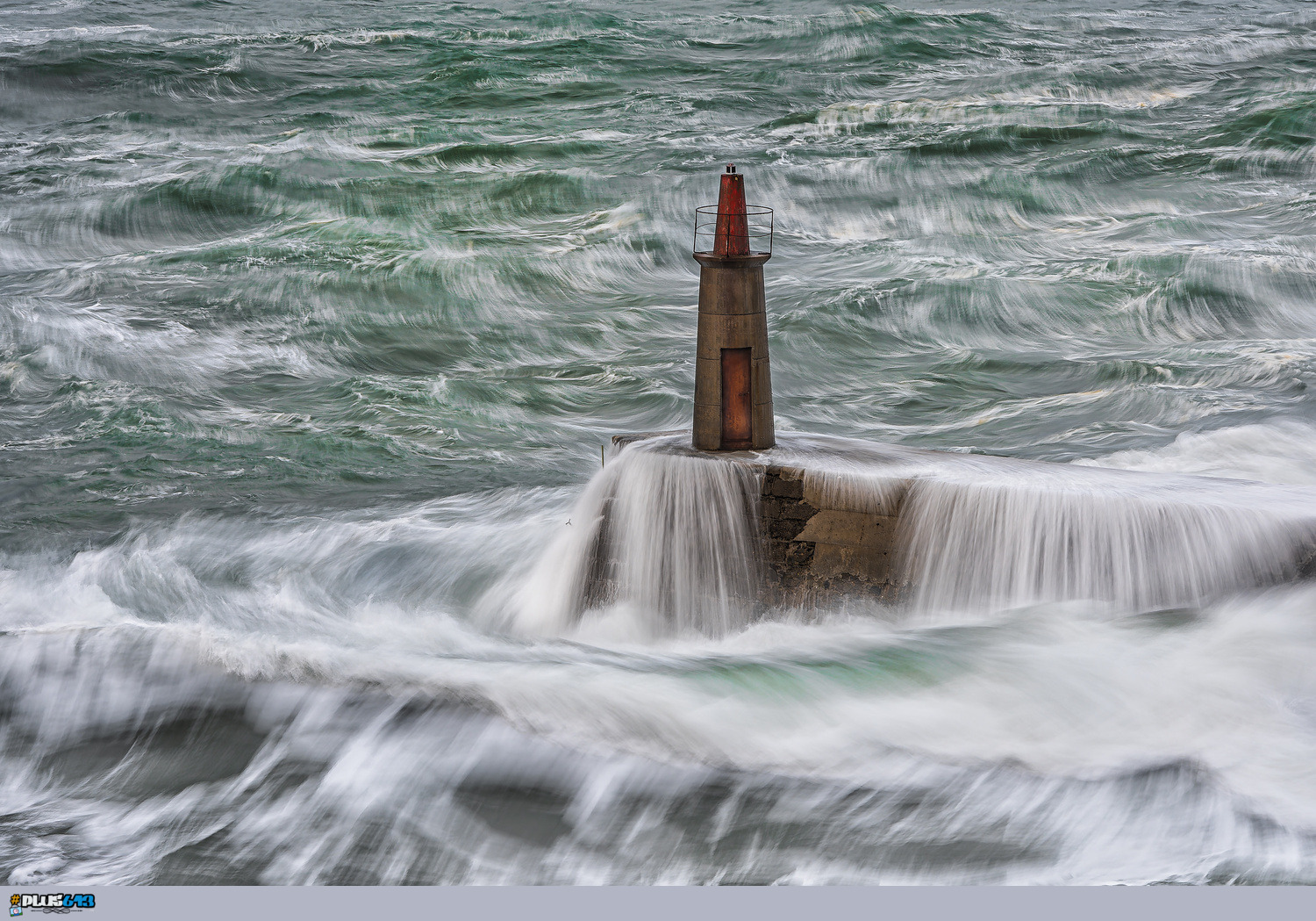 Stormy sea. by Mariano San José González