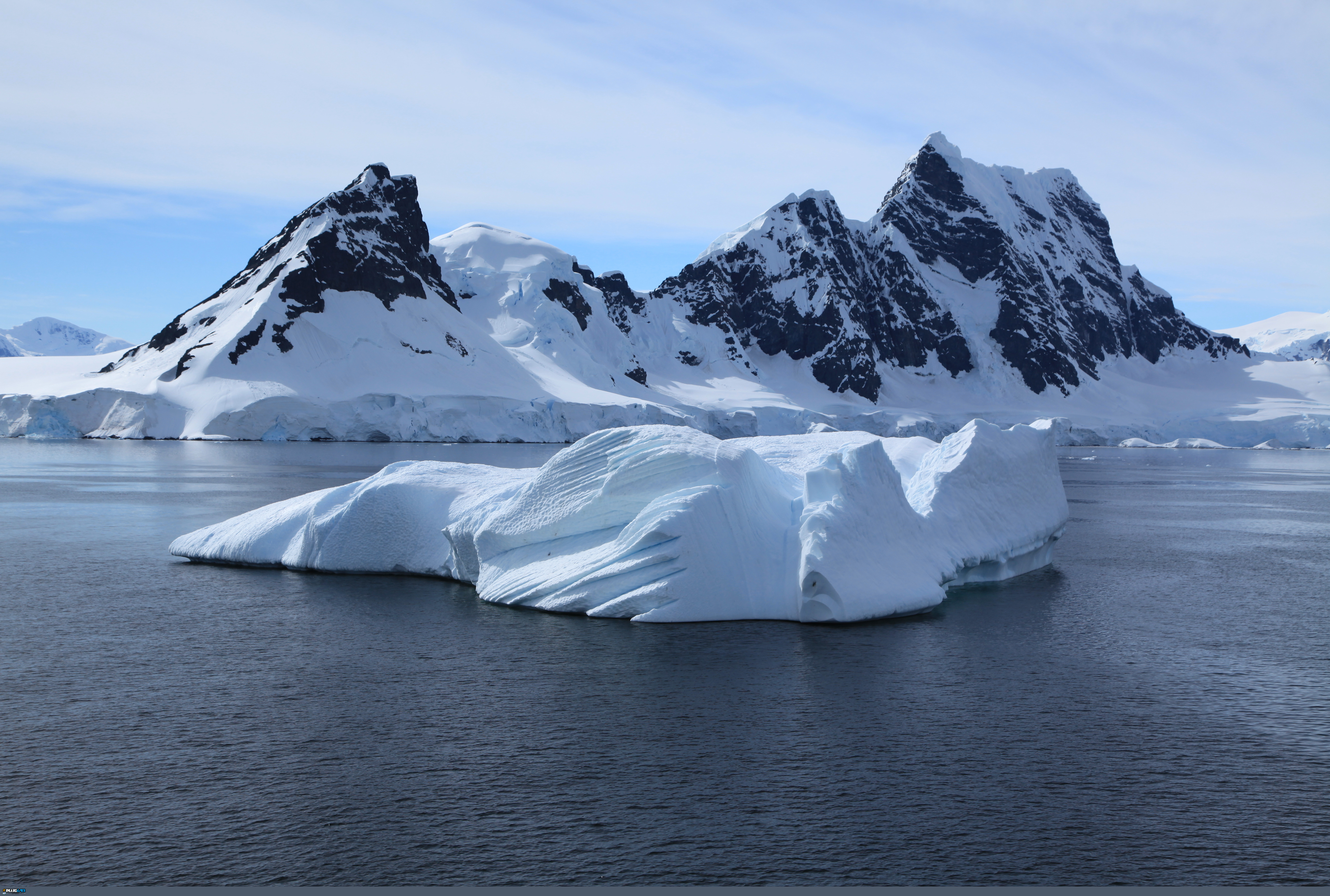Wallpaper - Iceberg, Gerlache Strait, Antarctica - 3x4