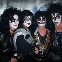 ALL FEMALE [KISS]