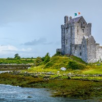 Wallpaper - Dunguaire Castle, Ireland.  Note tower overlooking gate.