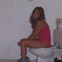 DO YOU MIND? I'M TAKING A DUMP!