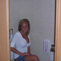 DO YOU MIND? I'M TAKING A DUMP!