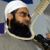 Saddam Husseins lover gets the rope .