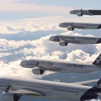 5 Airbus A350s in formation
