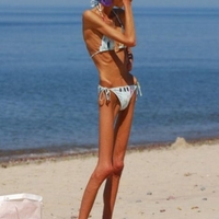 SEXY BEACH BABE