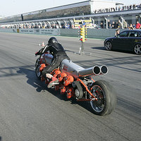 Chainsaw bike loses against Audi AS400