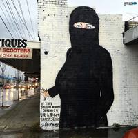 Artist gives "offensive" Hillary Clinton picture a makeover