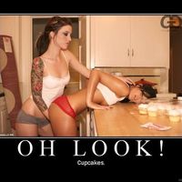 hey look cupcakes!